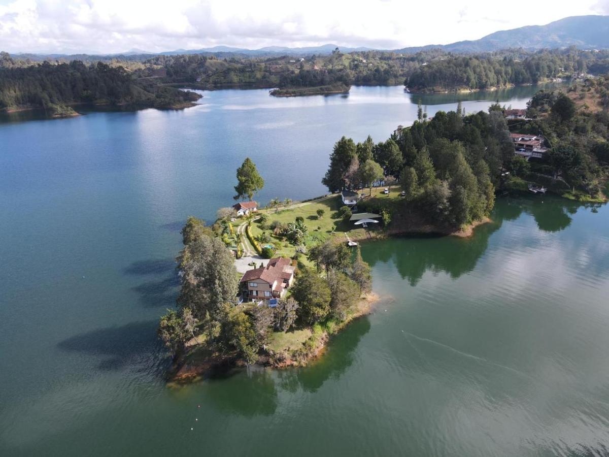 El Trebol Guest House Guatapé Eksteriør bilde