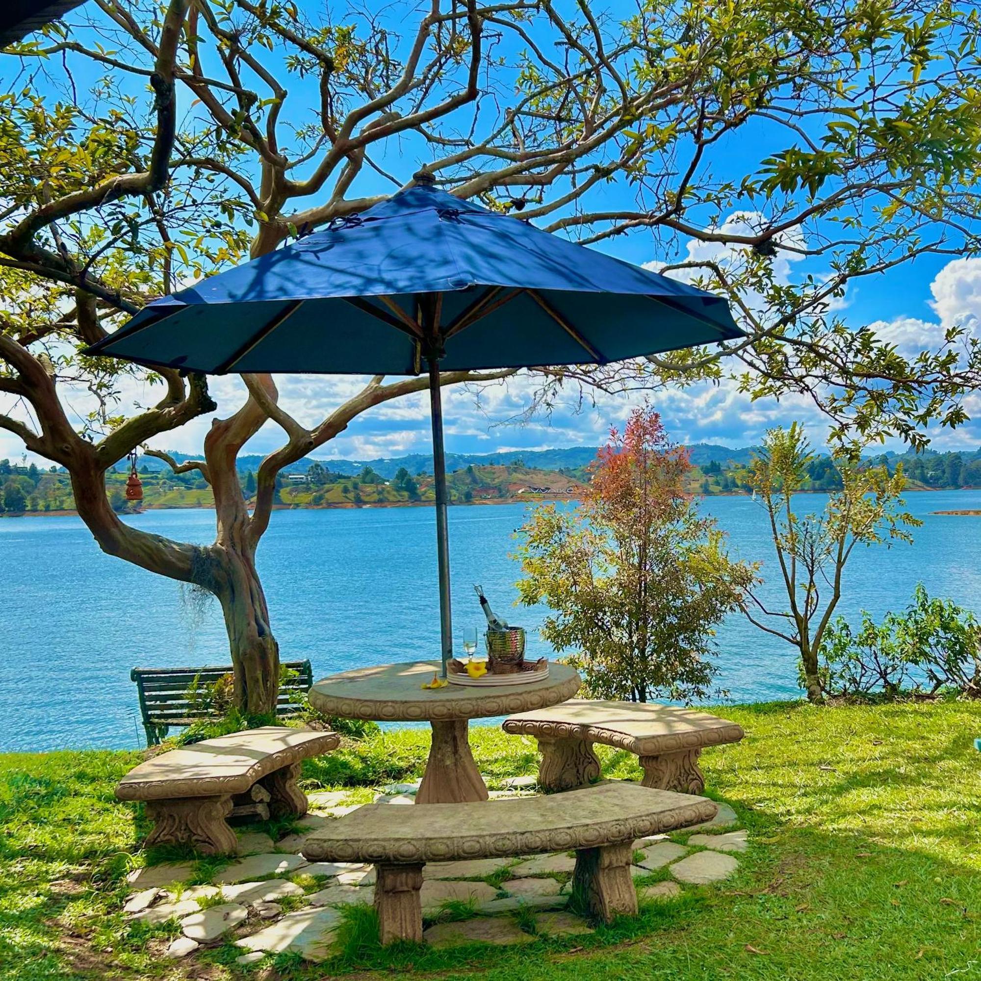 El Trebol Guest House Guatapé Eksteriør bilde