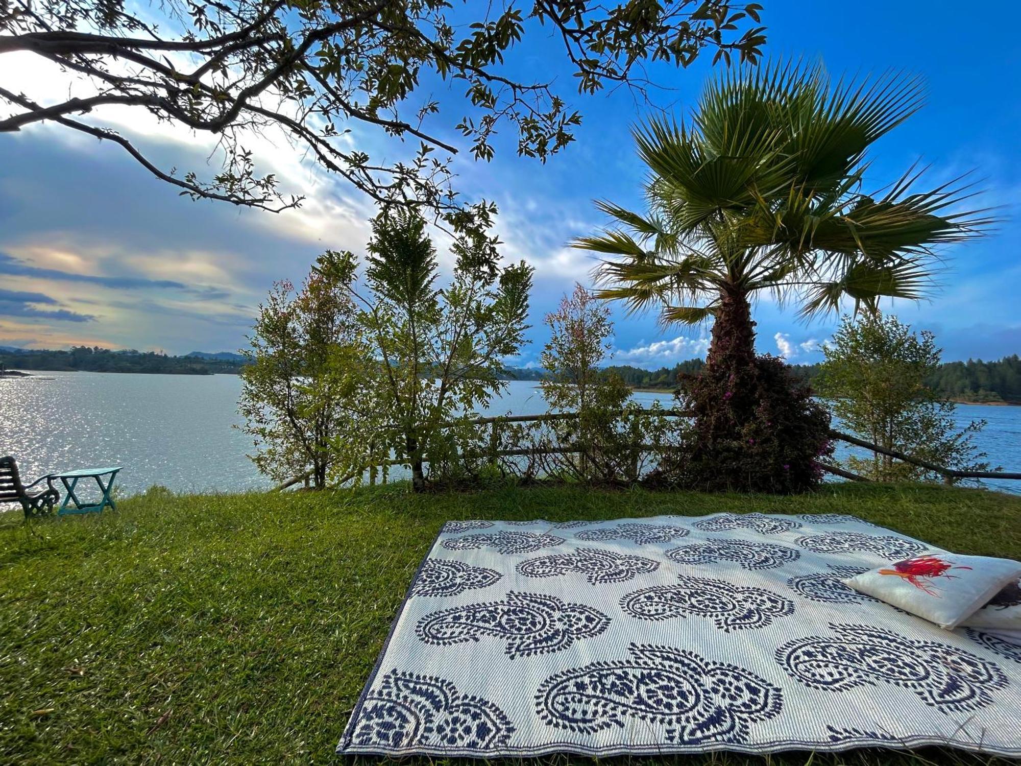 El Trebol Guest House Guatapé Eksteriør bilde